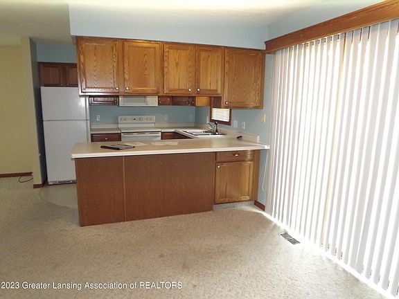 5th image of 1270 Emerald Dr #55