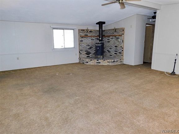 5th image of 556 Riverfront Drive