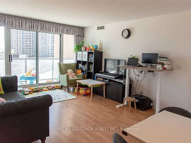 5500 Yonge St #505 — Photo 7
