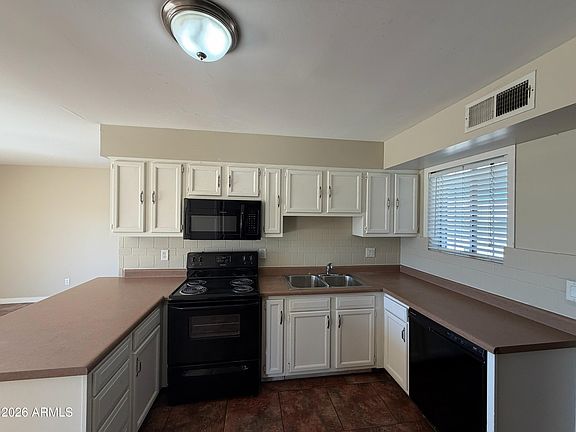 3rd image of 7723 N 35TH Avenue