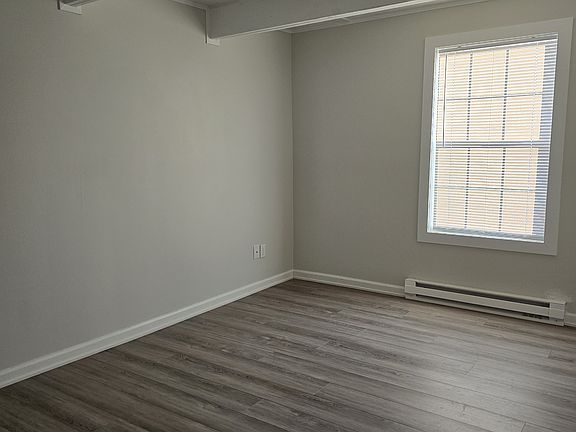 5th image of 330 Montgomery Ave APT H
