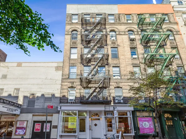 119 Christopher Street image 9 of 19