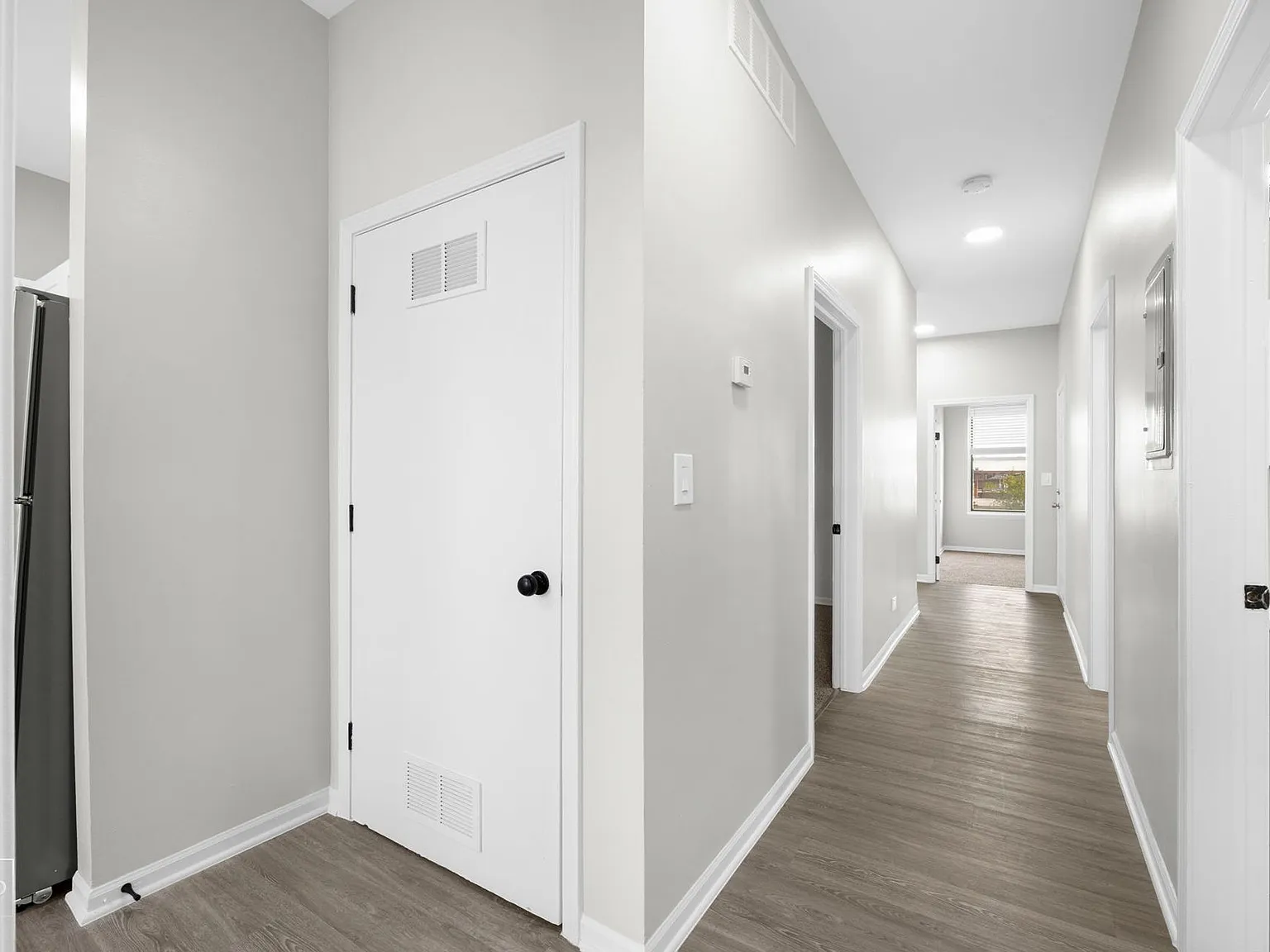 8954 S Commercial — Photo 2