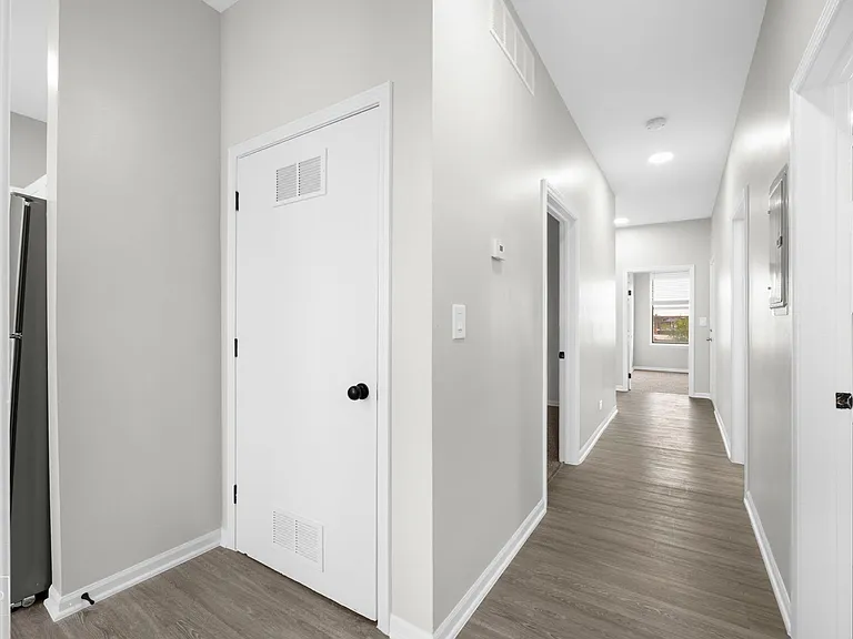 8954 S Commercial — Photo 2