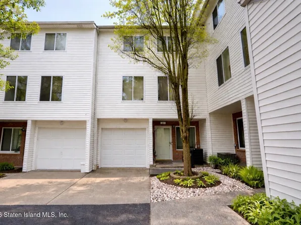 33 Amanda Ct, Staten Island, NY 10312