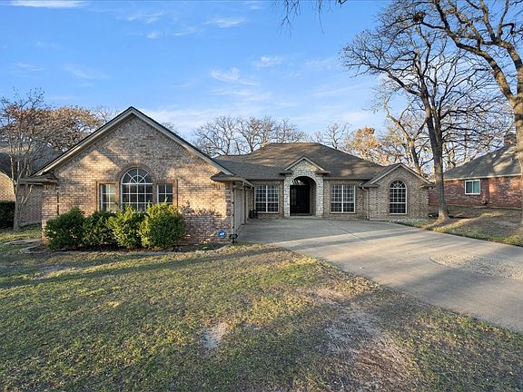 2nd image of 1409 Spinnaker Ln