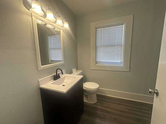 3rd image of 2266 1/2 Warren St