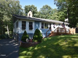 123 Autumn Rd, Dingmans Ferry, PA 18328