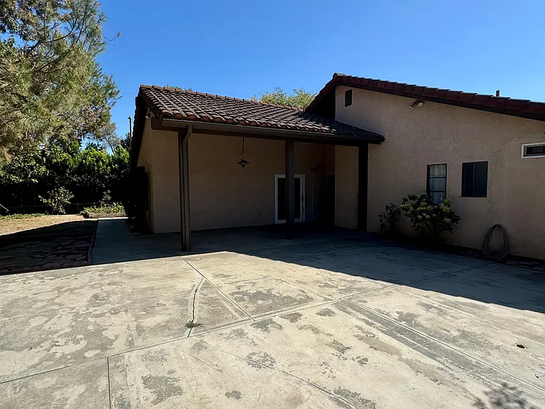 2092 Peaceful Hills Rd — Photo 45