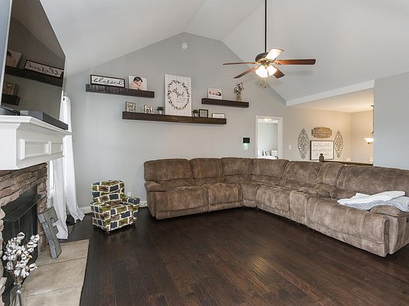 5th image of 790 Banister Dr