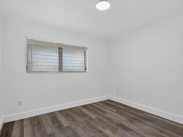 416 Santander Aveapt F — Photo 5