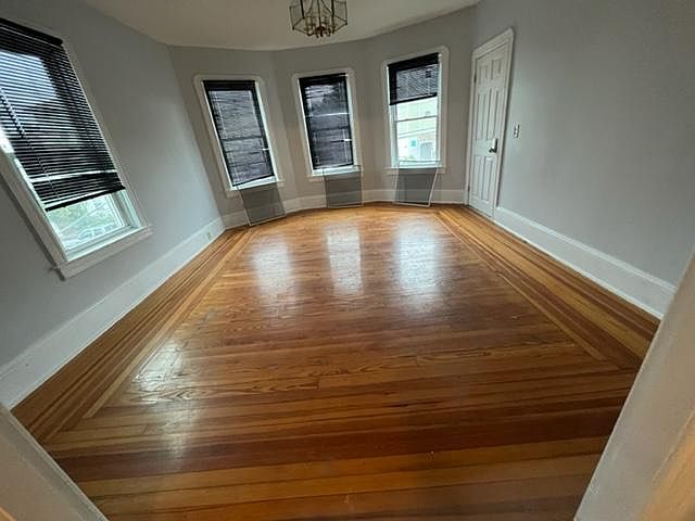 1st image of 215 Illinois St Floor 3