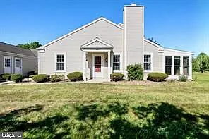 1401 Cambridge Ct — Photo 6