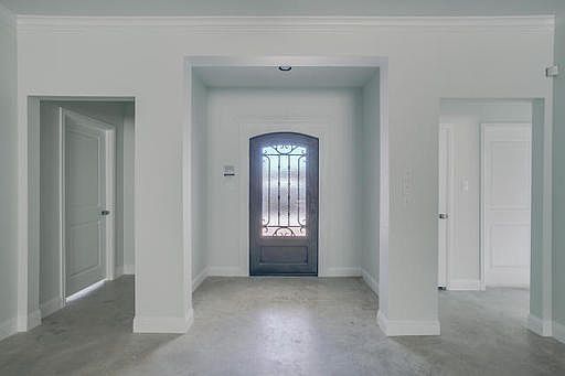 2nd image of 2937 Gordon Ave