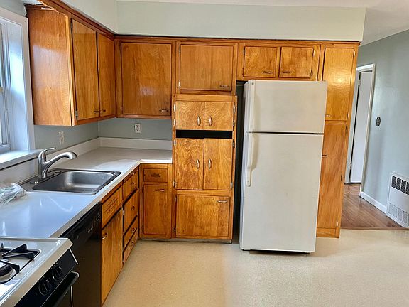 2nd image of 8408 253rd St Floor 2