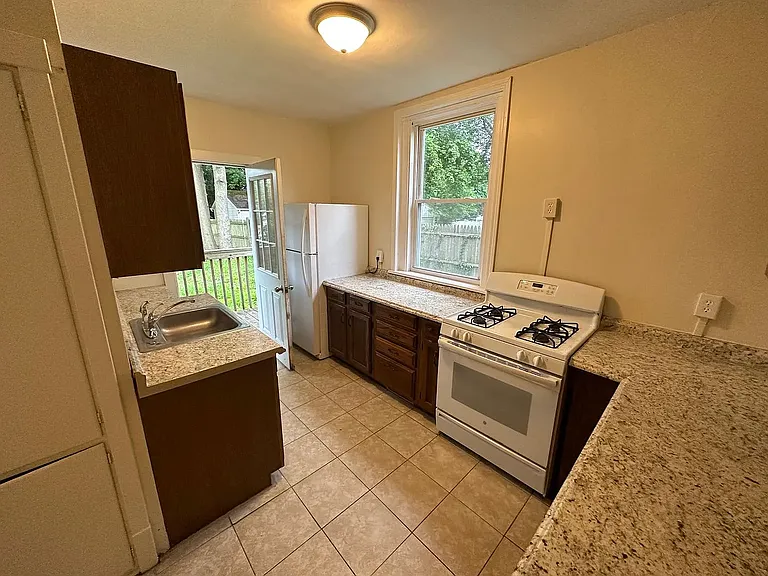 440 N Broad St #1 — Photo 3