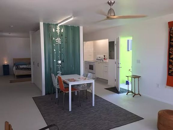 3rd image of 409 Palm Ave
