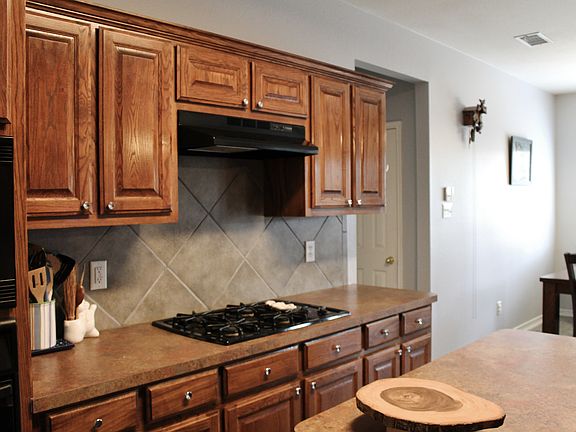 2nd image of 1830 Ashbourne Dr