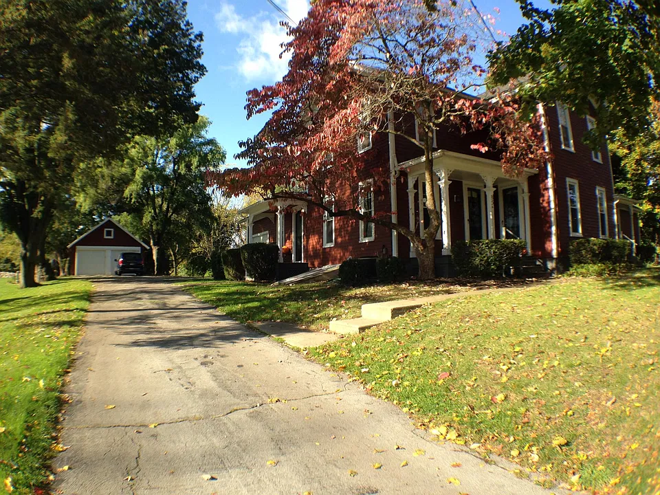 85 E Jefferson Rd #1