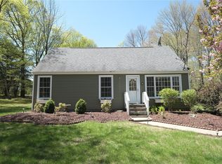 9 Lakeside Dr, Rhinebeck, NY 12572