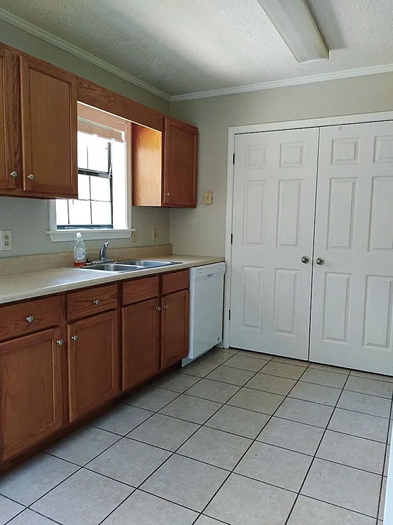 2 Bed/ 2 Bath unit — Photo 4