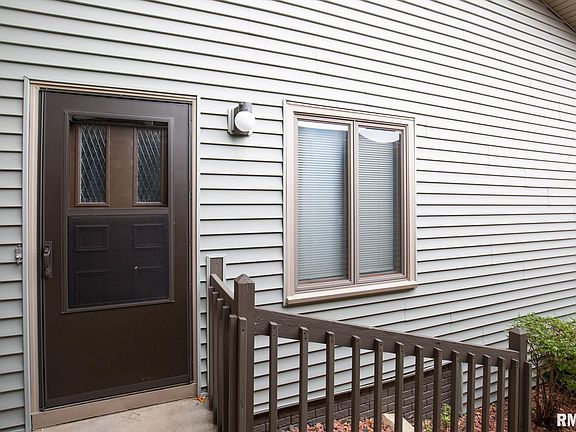 3rd image of 4542 Bunker Hill Dr