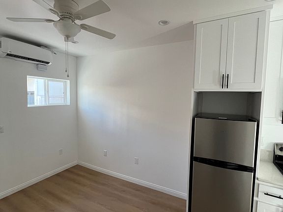 3rd image of 20 Roycroft Ave #8
