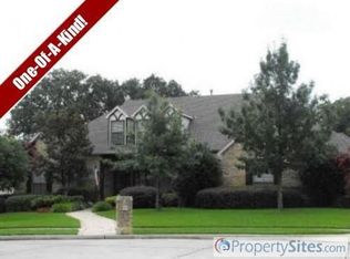 9012 Thornberry Dr, North Richland Hills, TX 76182