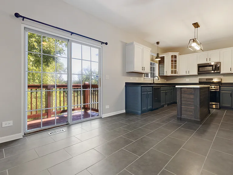 2255 Hudson Cir #2255 — Photo 7