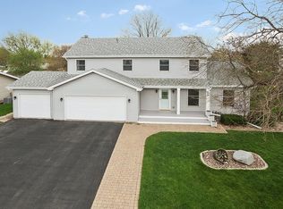 25117 W Willow Dr, Plainfield, IL 60544