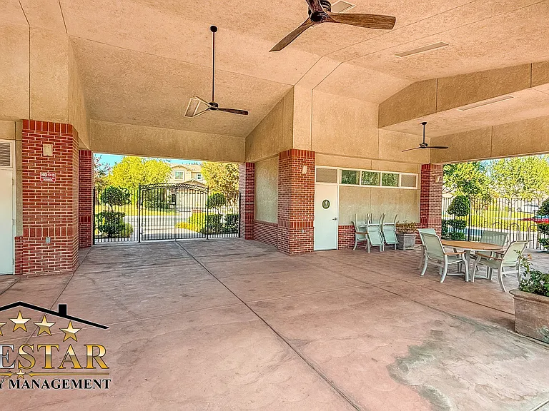 1520 Silk Tree Ct — Photo 7