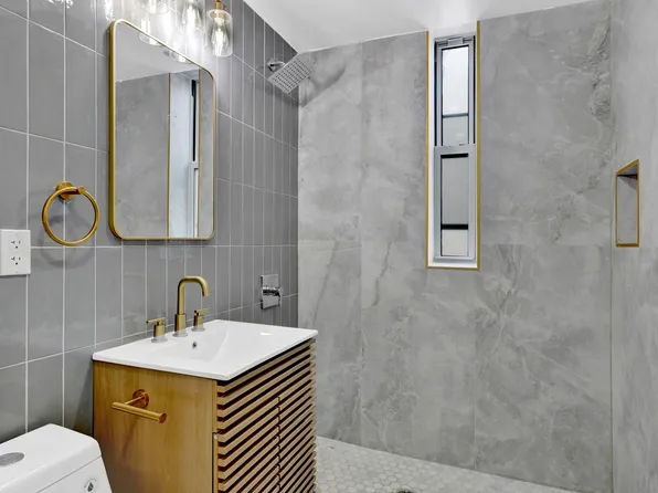 1715 Voorhies Avenue image 33 of 35