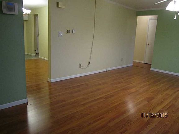 5th image of 826 Taylor Dr