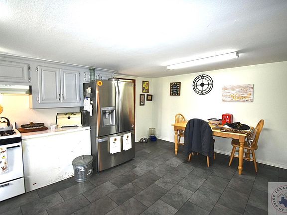 3rd image of 106 Redwater Blvd W