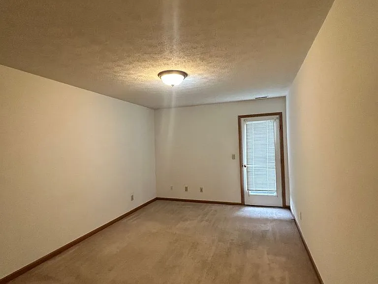 2714 Wyndham Ct — Photo 12