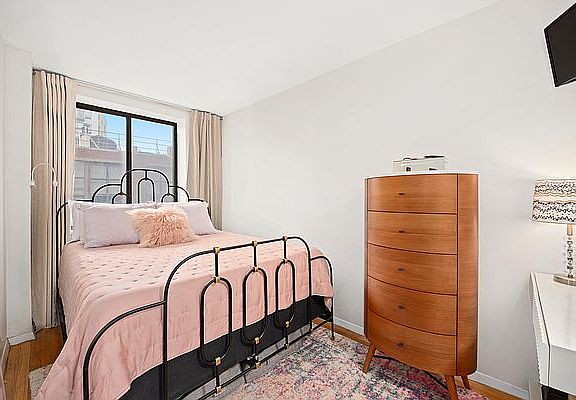 5th image of 366 W 11th St APT 6G