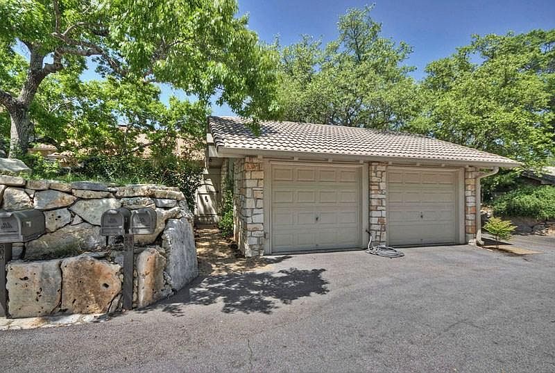 1st image of 509 Rock Bluff Dr