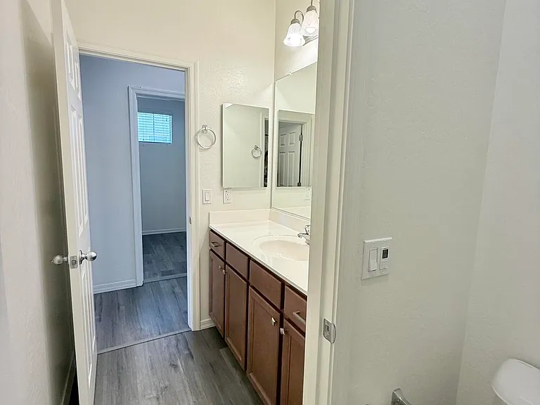 4722 E Tremaine Ave — Photo 24