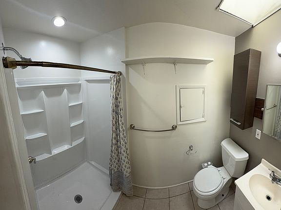 3rd image of 1756 Lincoln Blvd APT 16