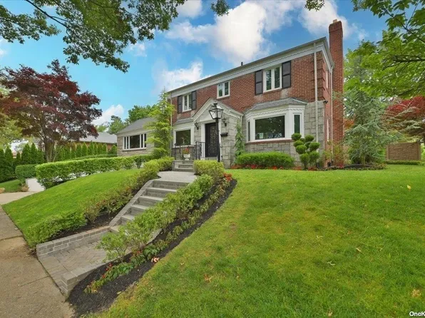 82-55 213th Street, Hollis Hills, NY 11427