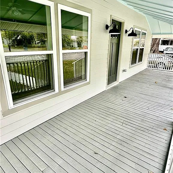 211 Dartmouth St — Photo 3