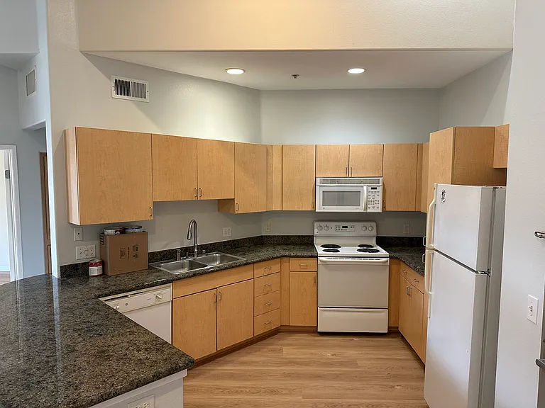 1501 Front St #629 — Photo 2
