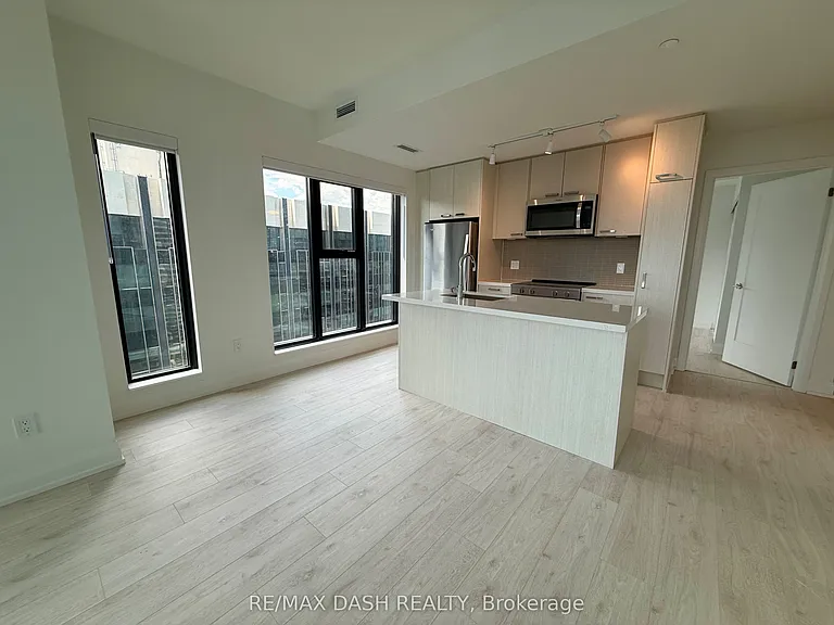 20 Soudan Ave #1907 — Photo 7