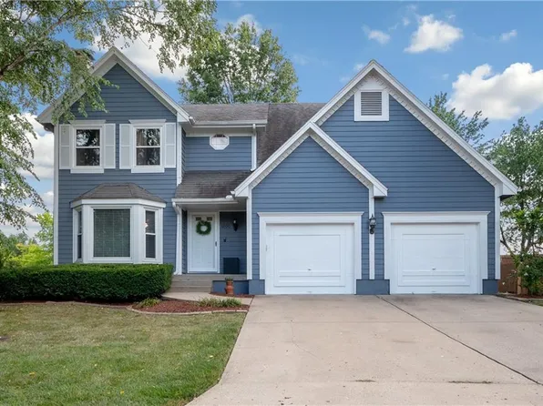 1200 SW Stonecreek Dr, Blue Springs, MO 64015