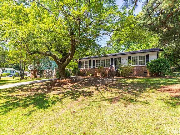 2nd image of 2816 Newark Dr
