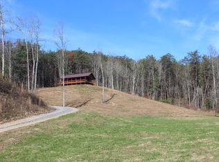 661 Rafter Rd, Tellico Plains, TN 37385