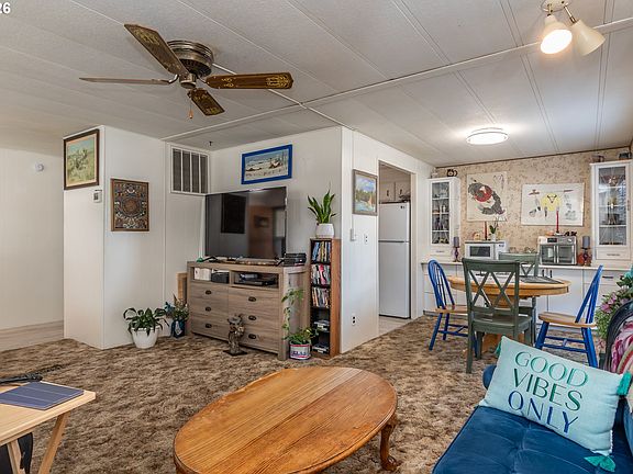 4th image of 43 Mary Ann Ln