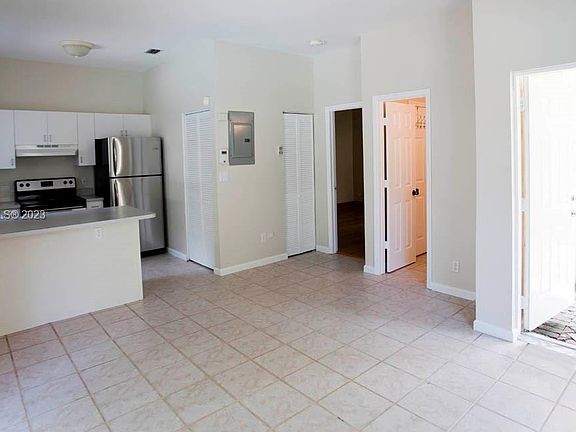 5th image of 2850 SW Coconut Ave #3