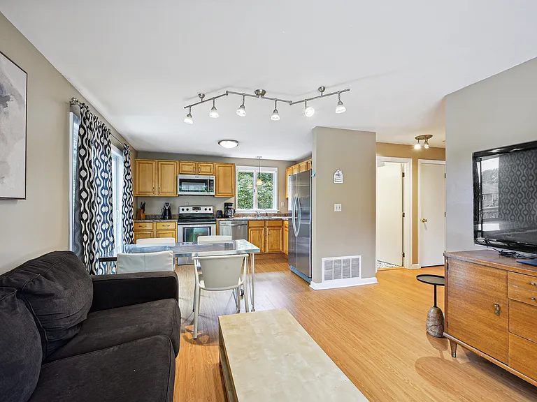 17 Clara Ln #B — Photo 12