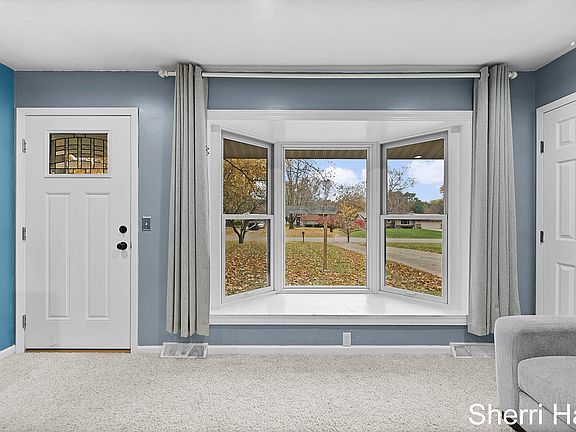 4th image of 11632 Woodgate Dr NW